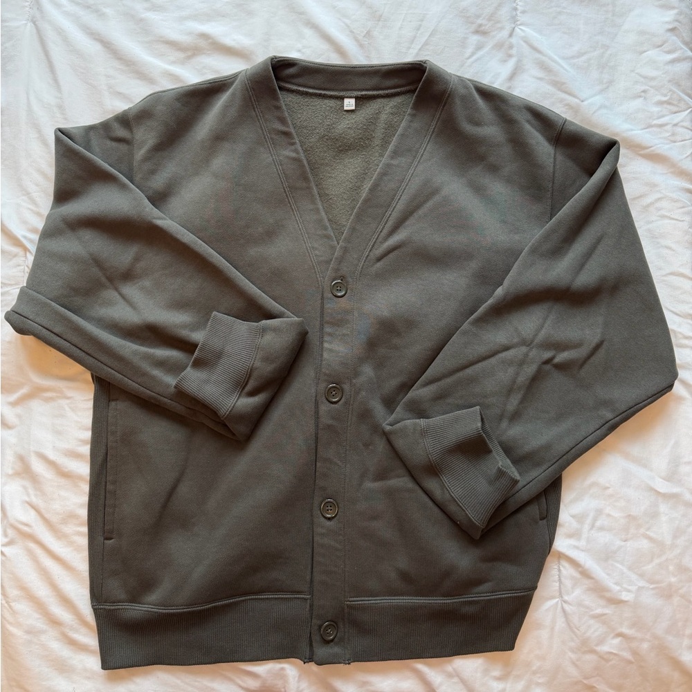 Men’s Uniqlo/GU Green Plush Cardigan With Pockets. Large